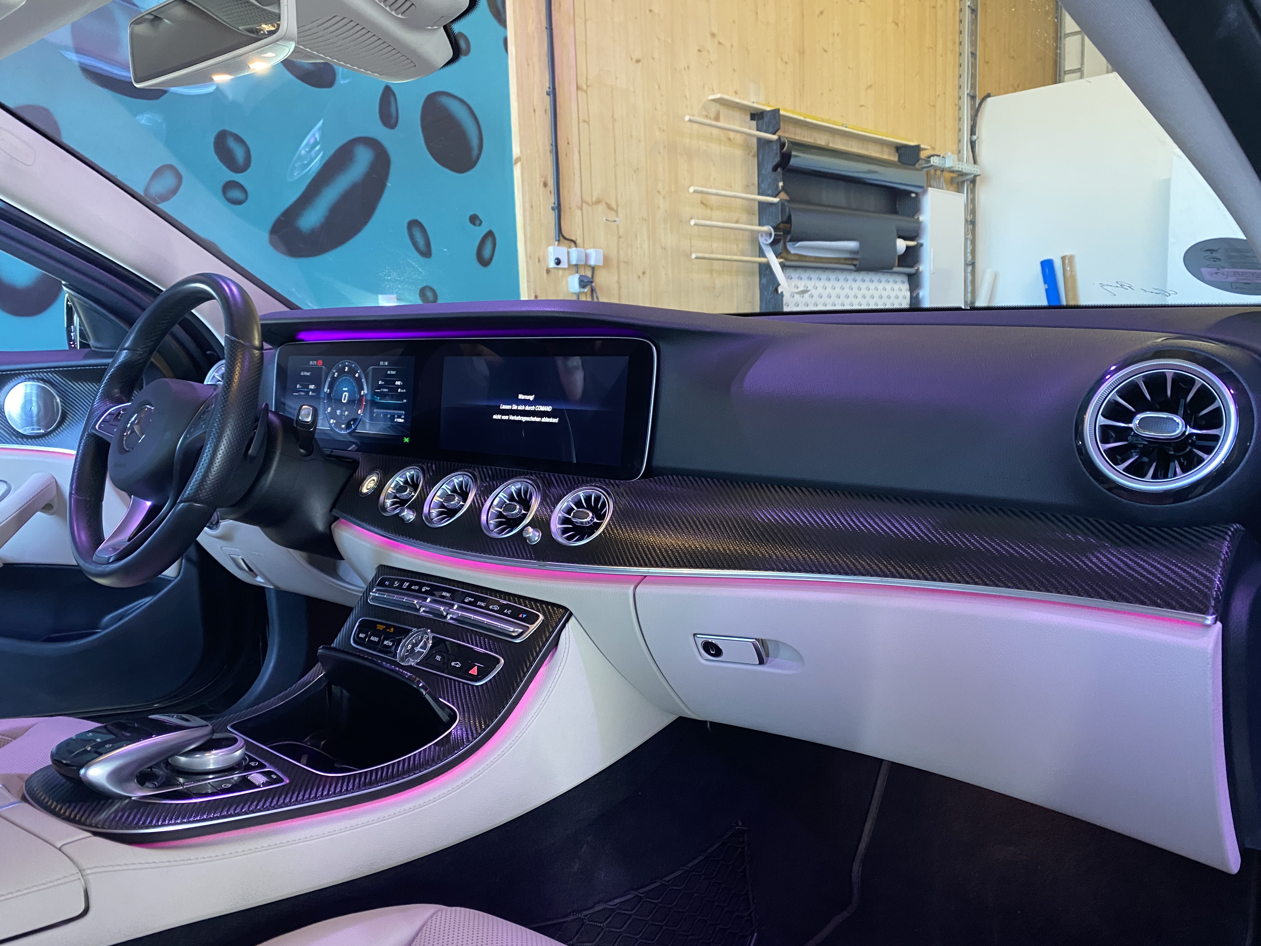 Carbon interierur-Folierung.